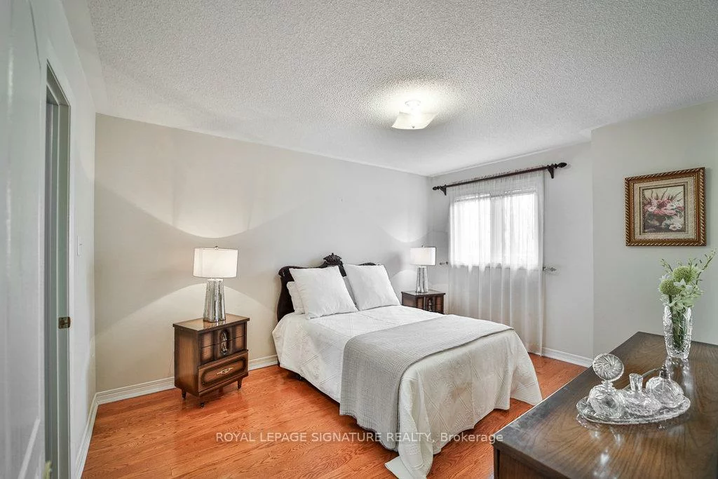 413, Oaktree, Meadowvale Village, Mississauga