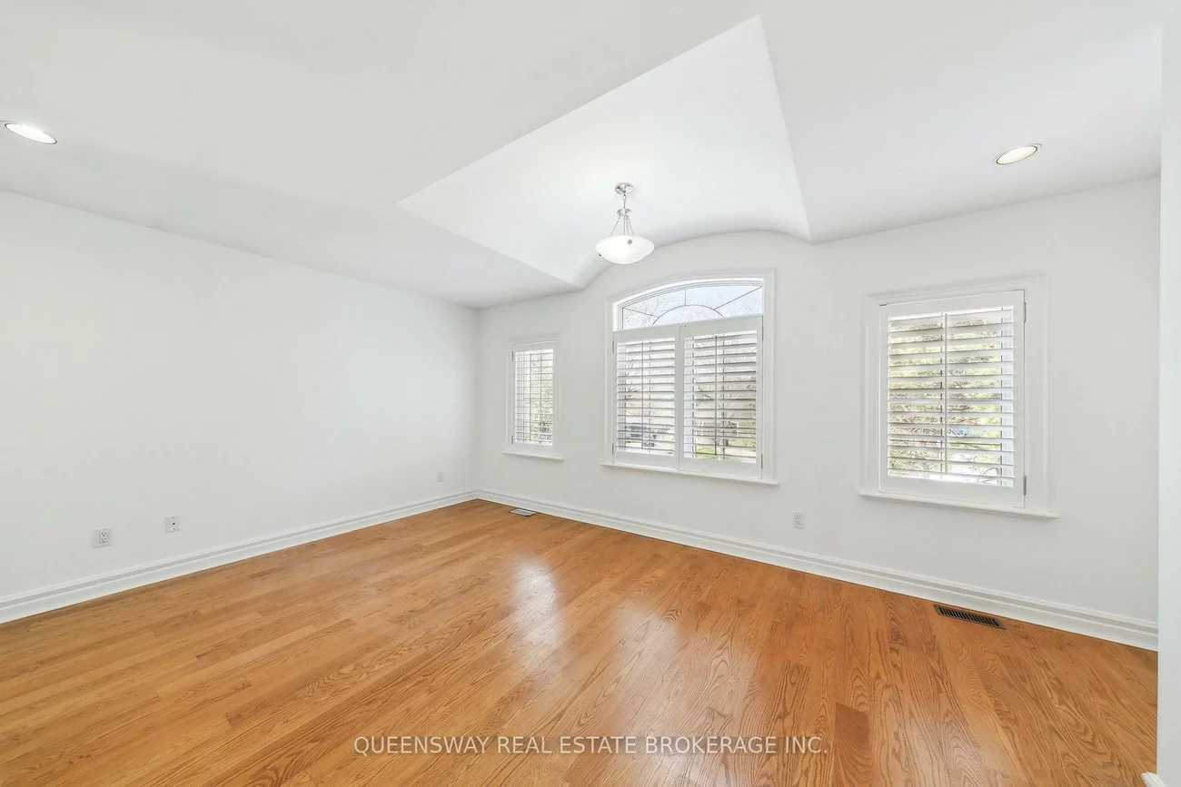 1371, Chriseden, Lorne Park, Mississauga