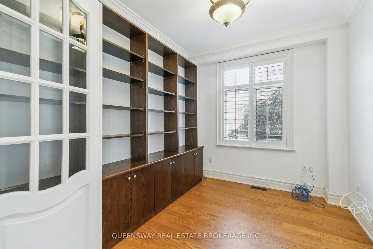 1371, Chriseden, Lorne Park, Mississauga