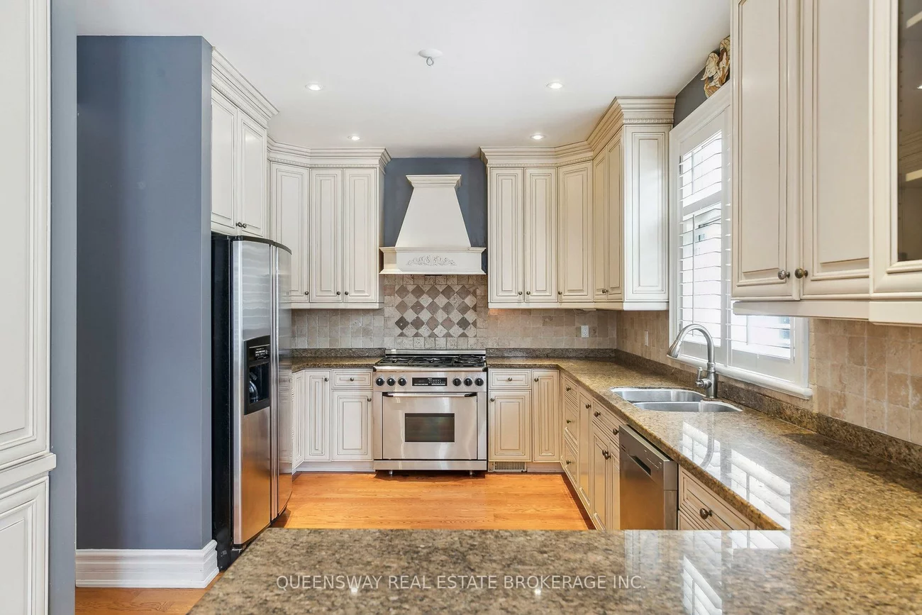 1371, Chriseden, Lorne Park, Mississauga