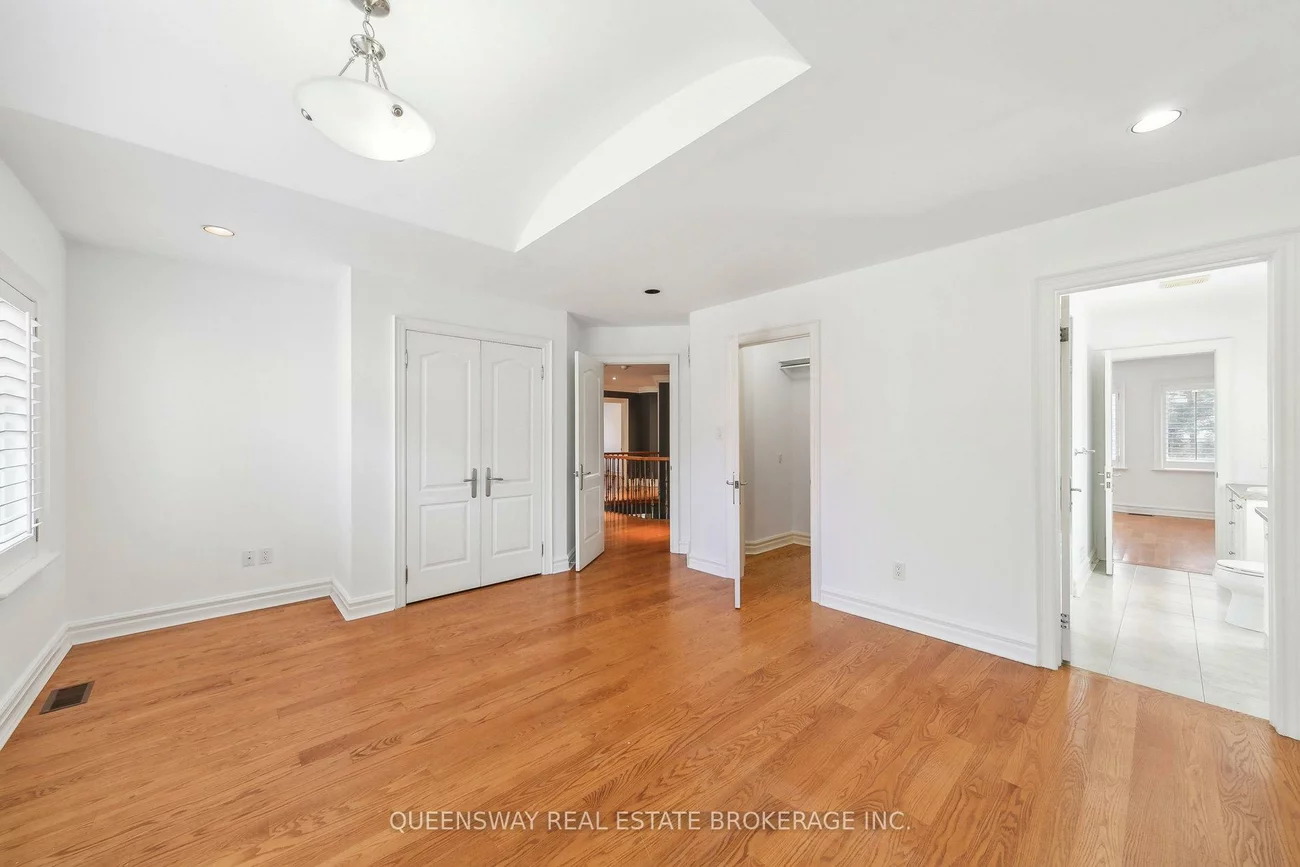 1371, Chriseden, Lorne Park, Mississauga