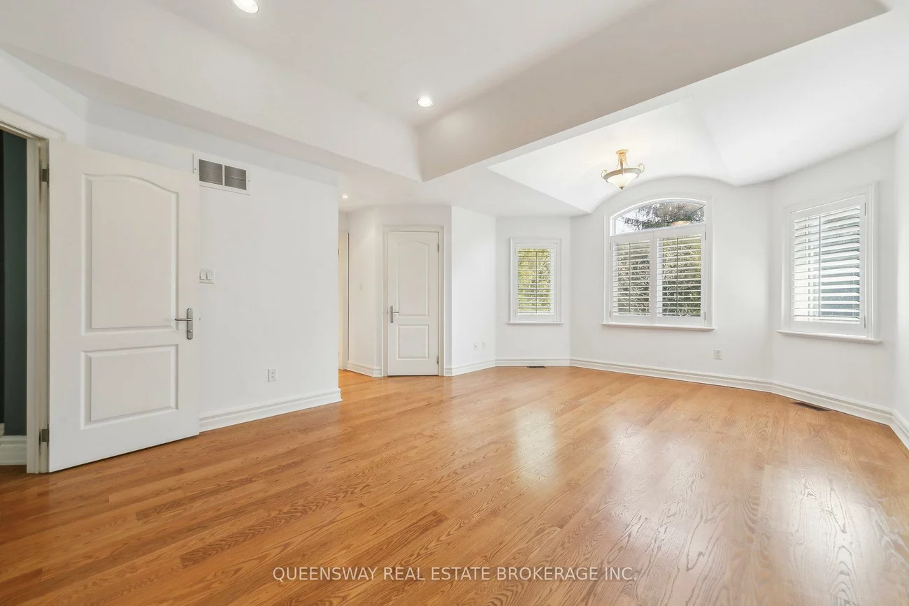 1371, Chriseden, Lorne Park, Mississauga