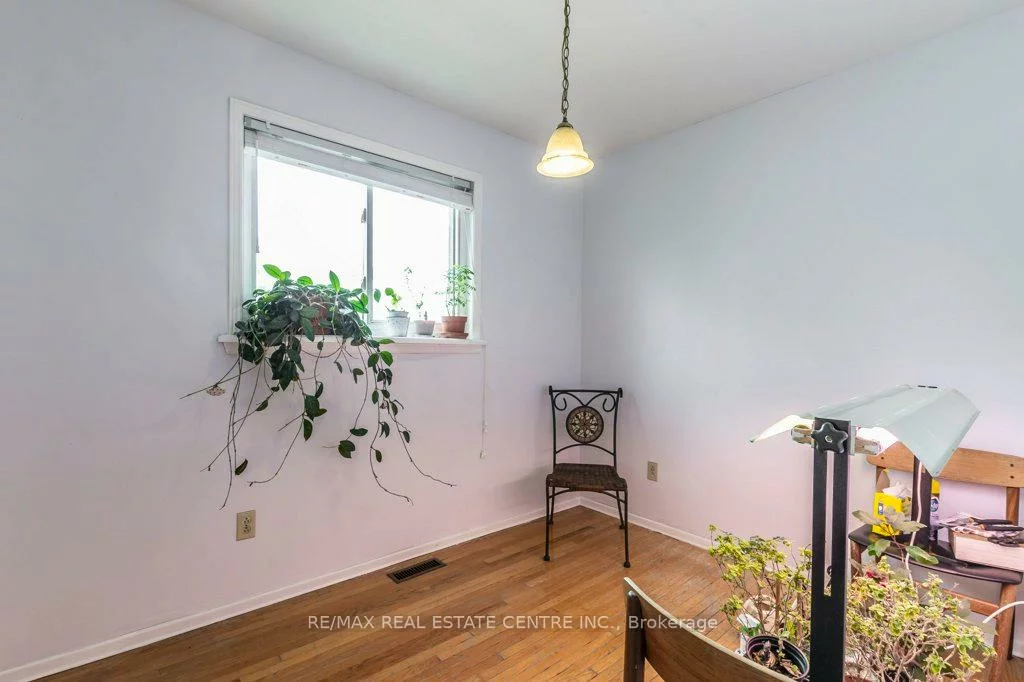 368, Lara Woods, Mississauga Valleys, Mississauga