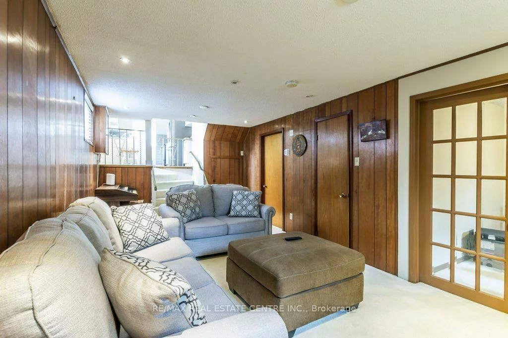 368, Lara Woods, Mississauga Valleys, Mississauga