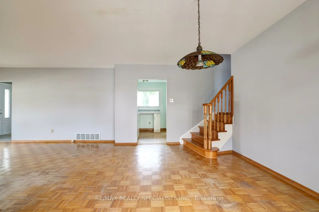 2202, Thorn Lodge, Sheridan, Mississauga