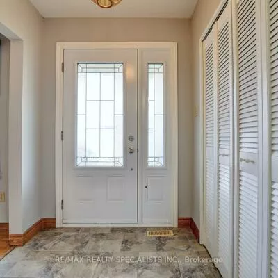 2202, Thorn Lodge, Sheridan, Mississauga