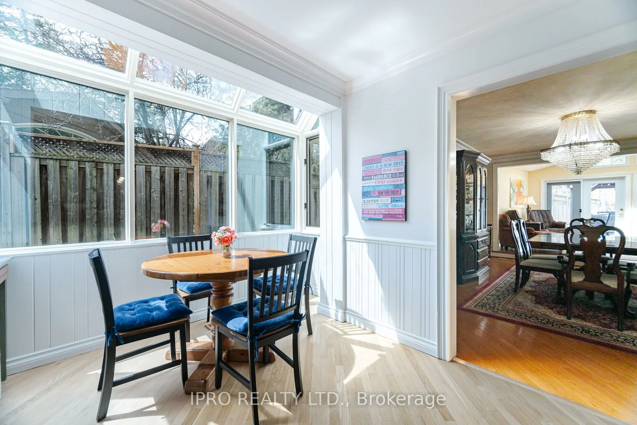 1117, Springhill, Lorne Park, Mississauga