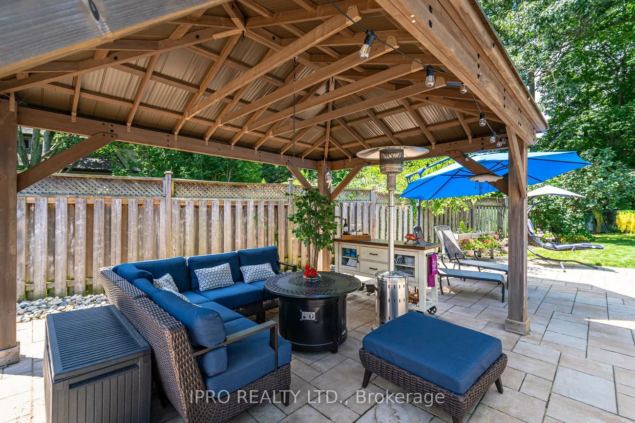 1117, Springhill, Lorne Park, Mississauga