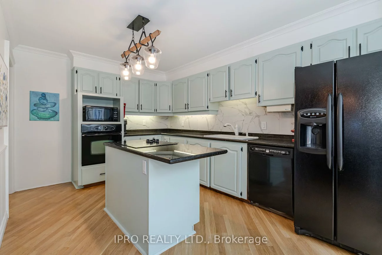 1117, Springhill, Lorne Park, Mississauga