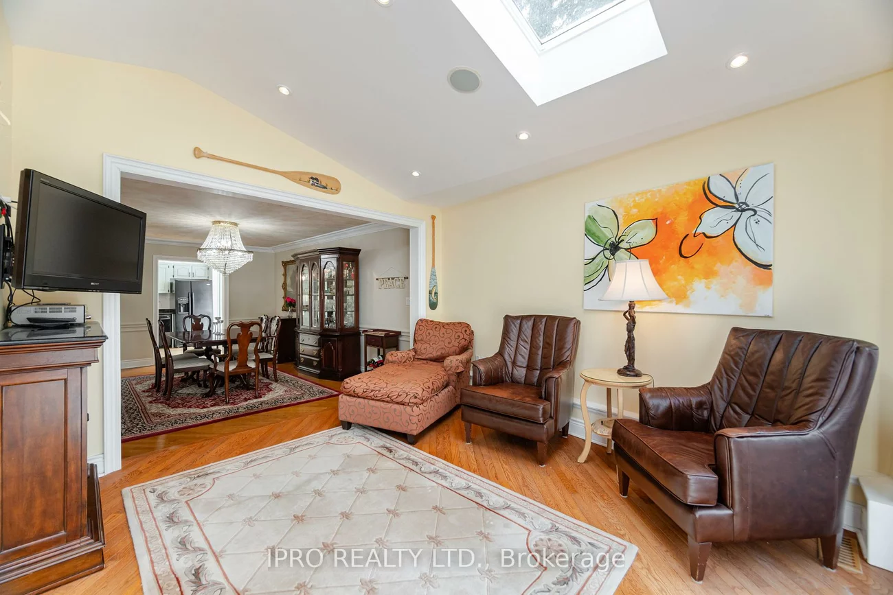 1117, Springhill, Lorne Park, Mississauga