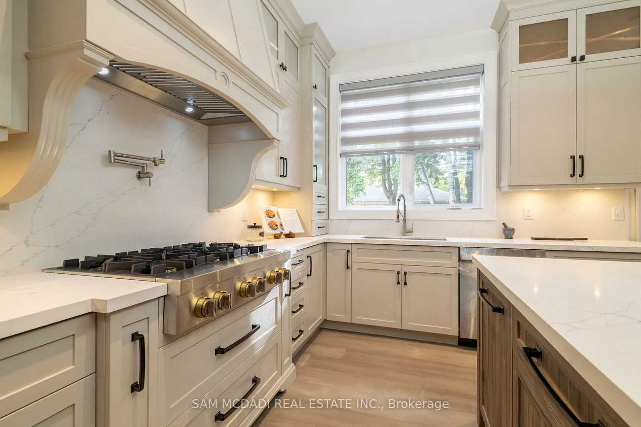 1615, Petrie, Clarkson, Mississauga