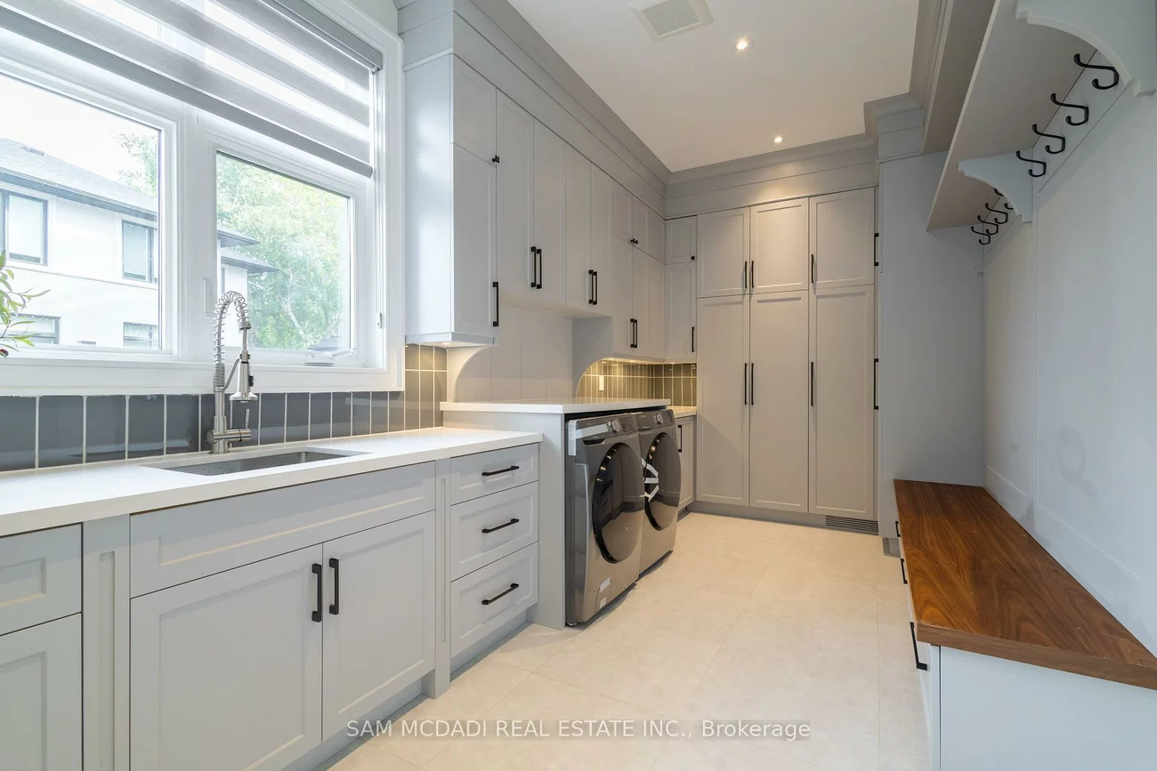 1615, Petrie, Clarkson, Mississauga