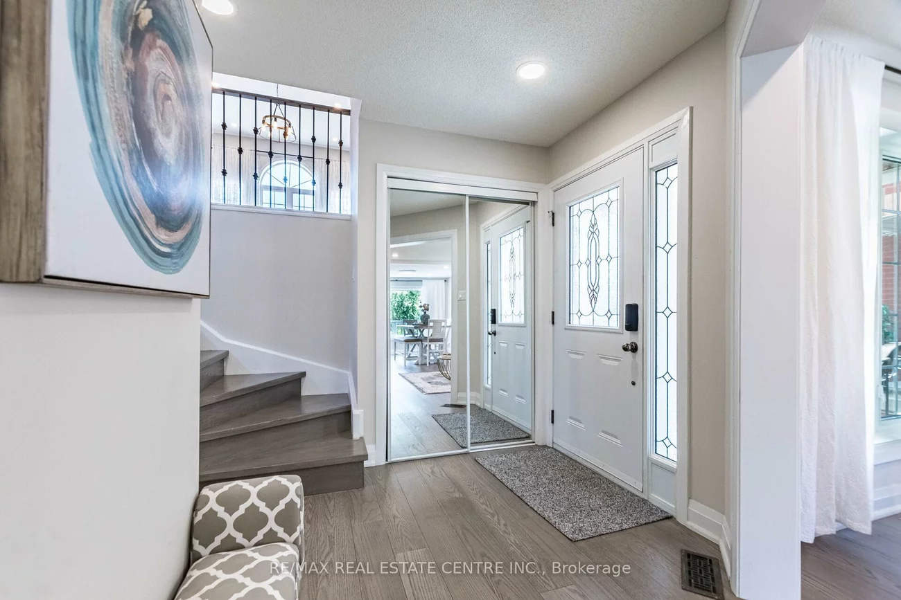 273, Cossack, Fairview, Mississauga