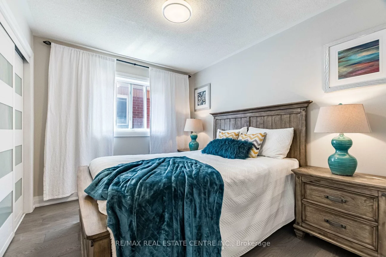 273, Cossack, Fairview, Mississauga