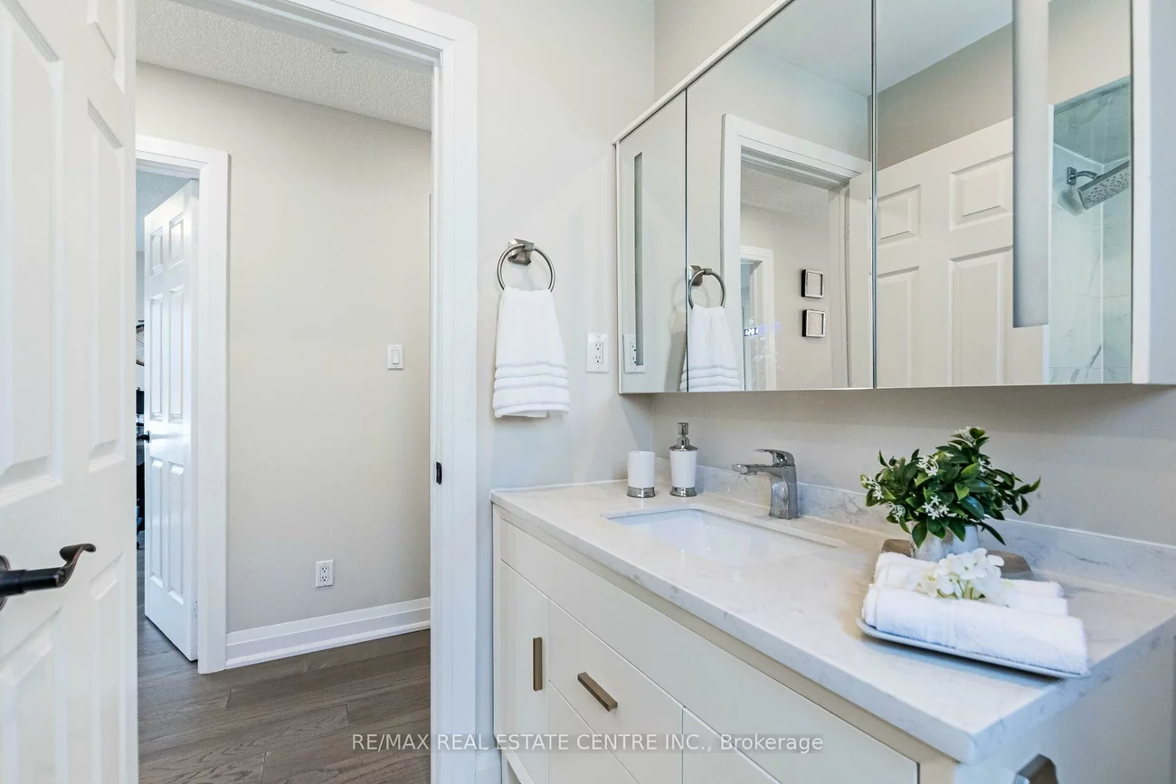 273, Cossack, Fairview, Mississauga
