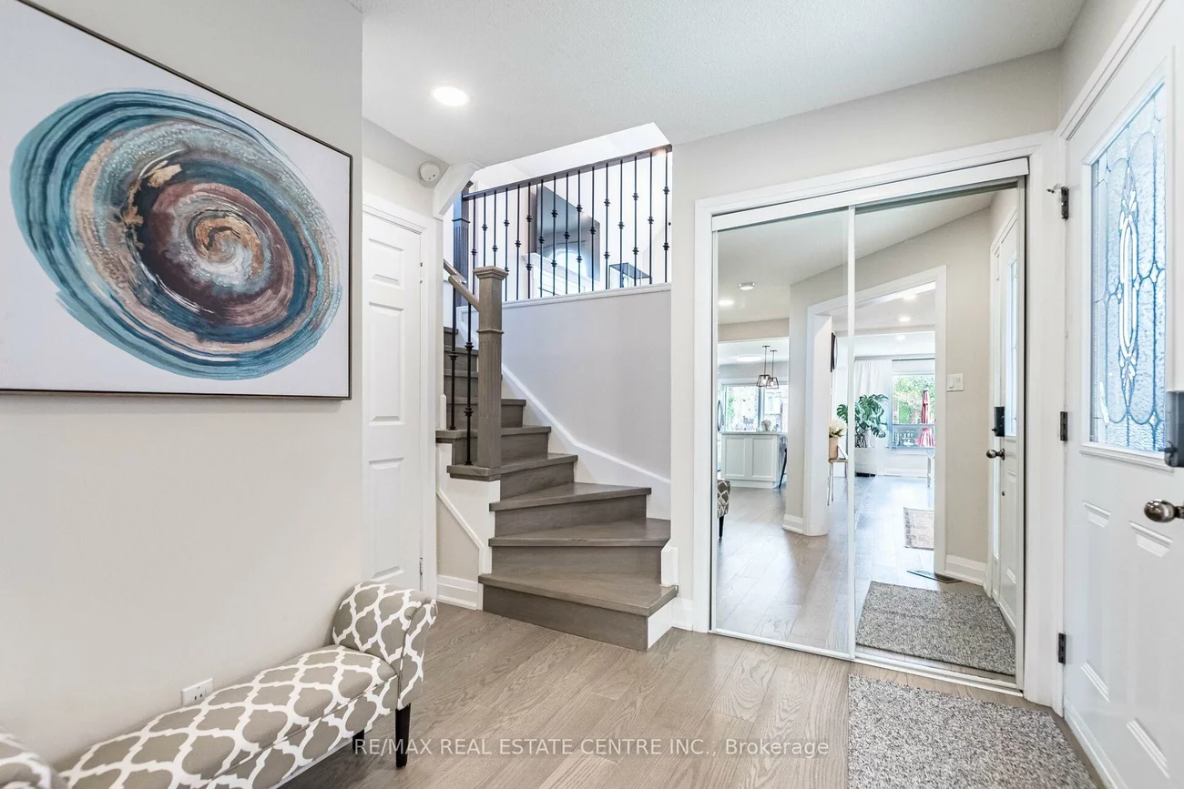 273, Cossack, Fairview, Mississauga