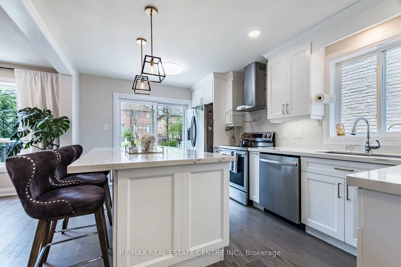 273, Cossack, Fairview, Mississauga