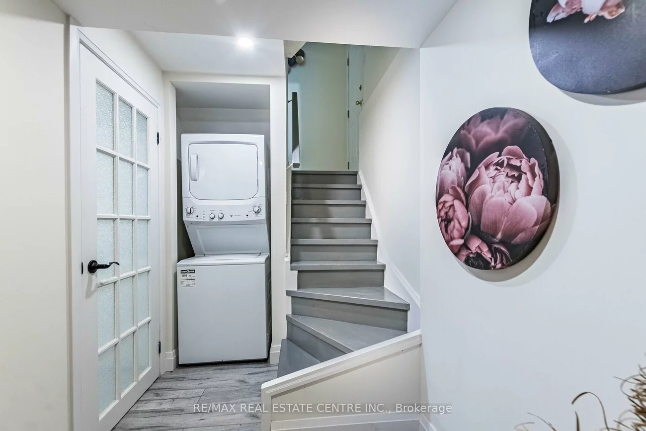 273, Cossack, Fairview, Mississauga