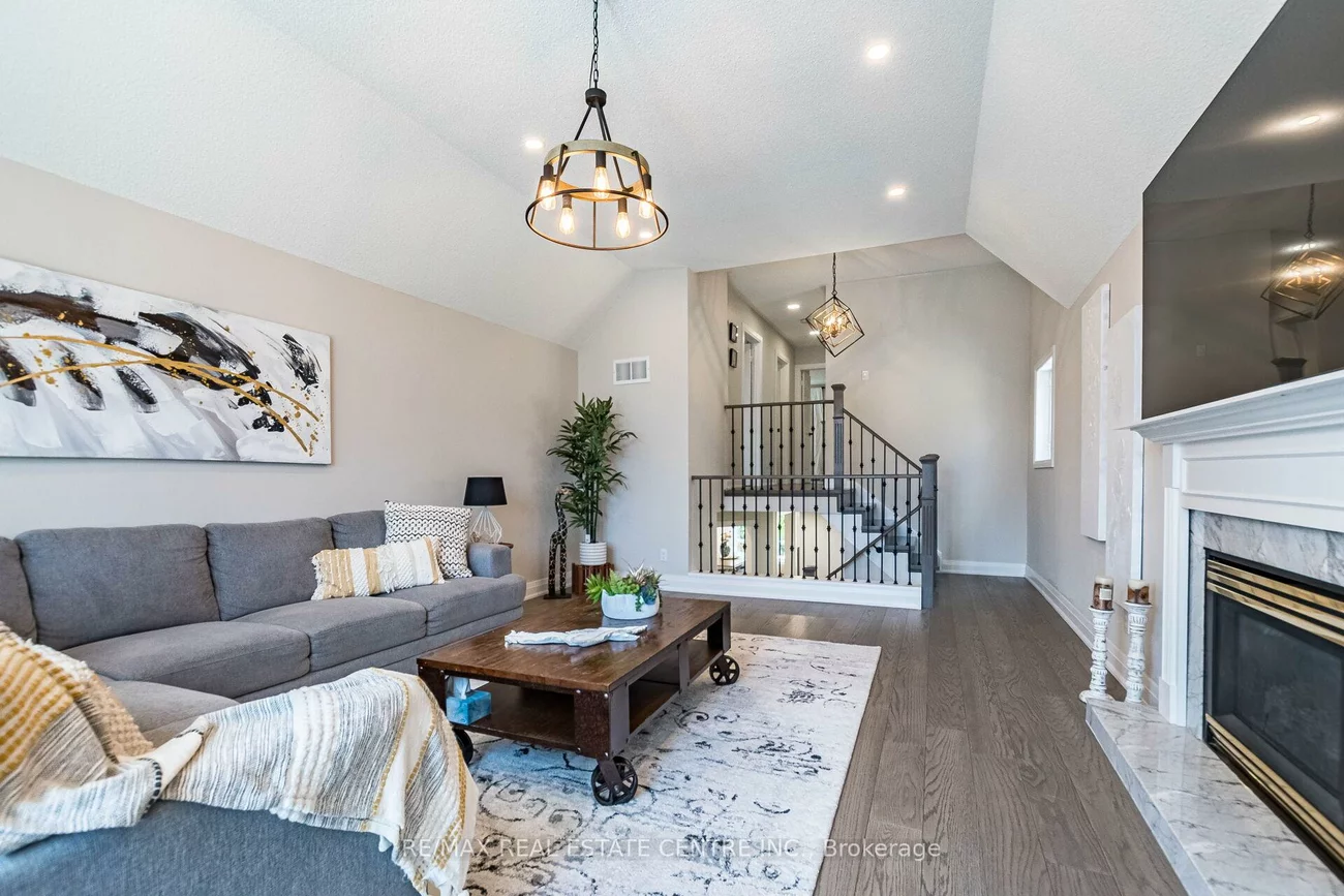 273, Cossack, Fairview, Mississauga