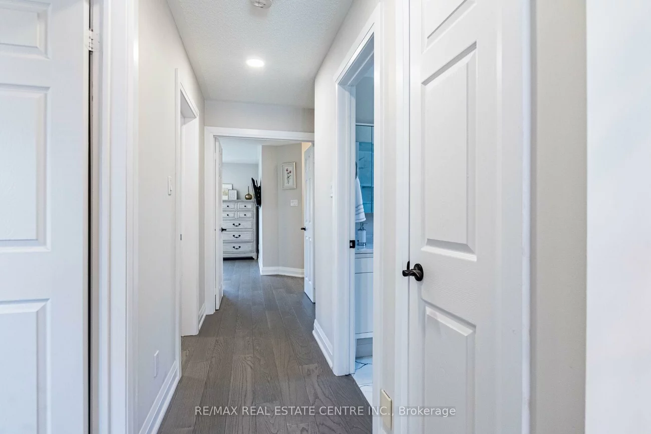 273, Cossack, Fairview, Mississauga