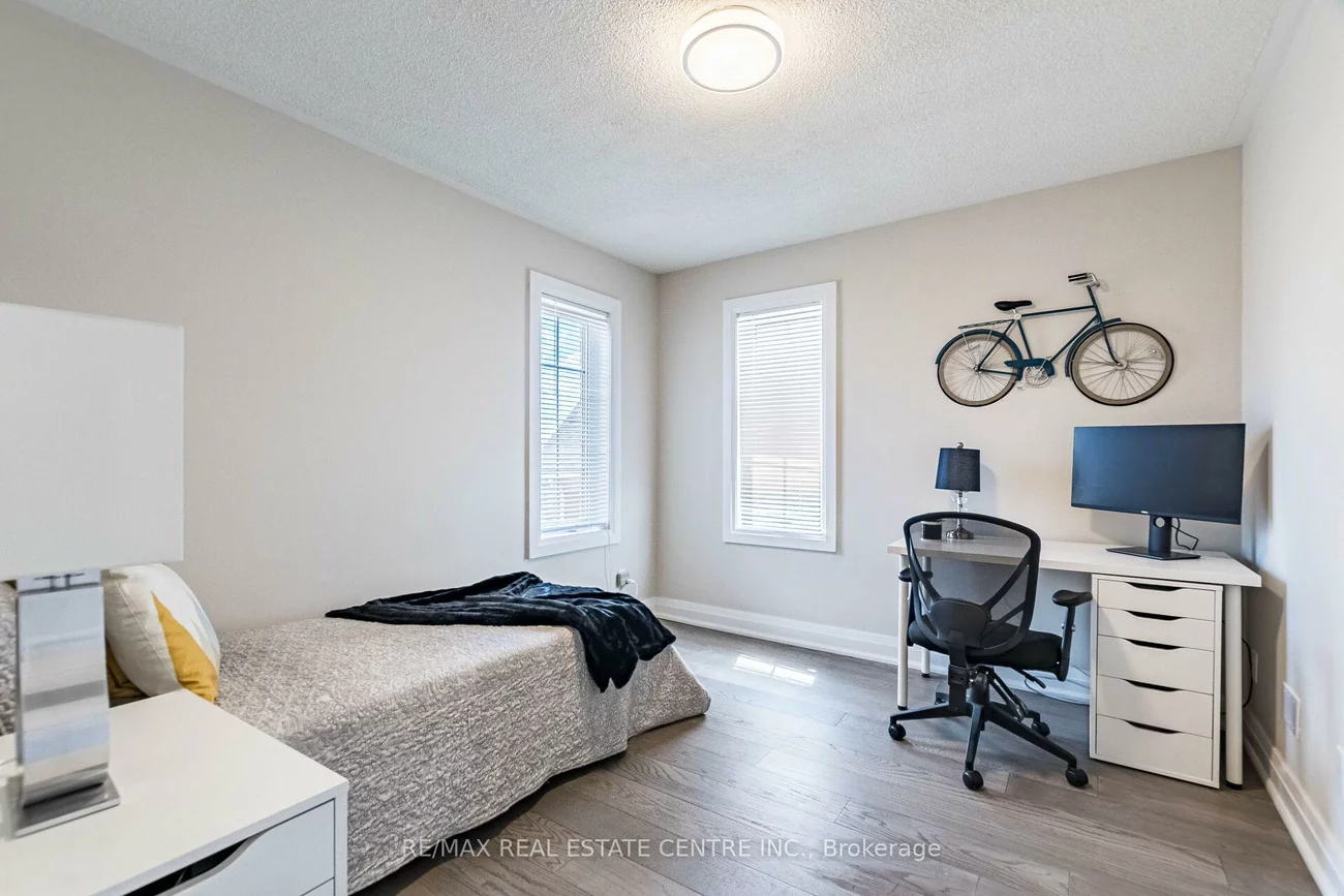273, Cossack, Fairview, Mississauga