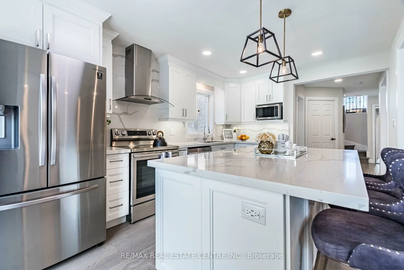 273, Cossack, Fairview, Mississauga