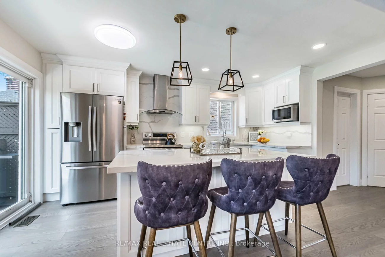 273, Cossack, Fairview, Mississauga