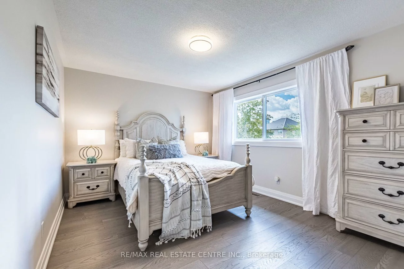 273, Cossack, Fairview, Mississauga