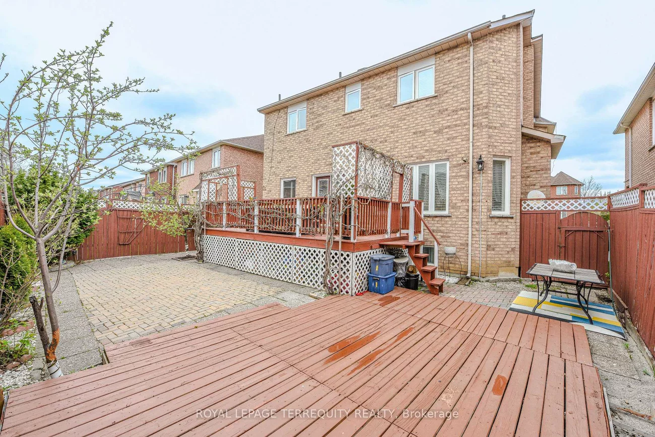 7148, Lowville, Lisgar, Mississauga