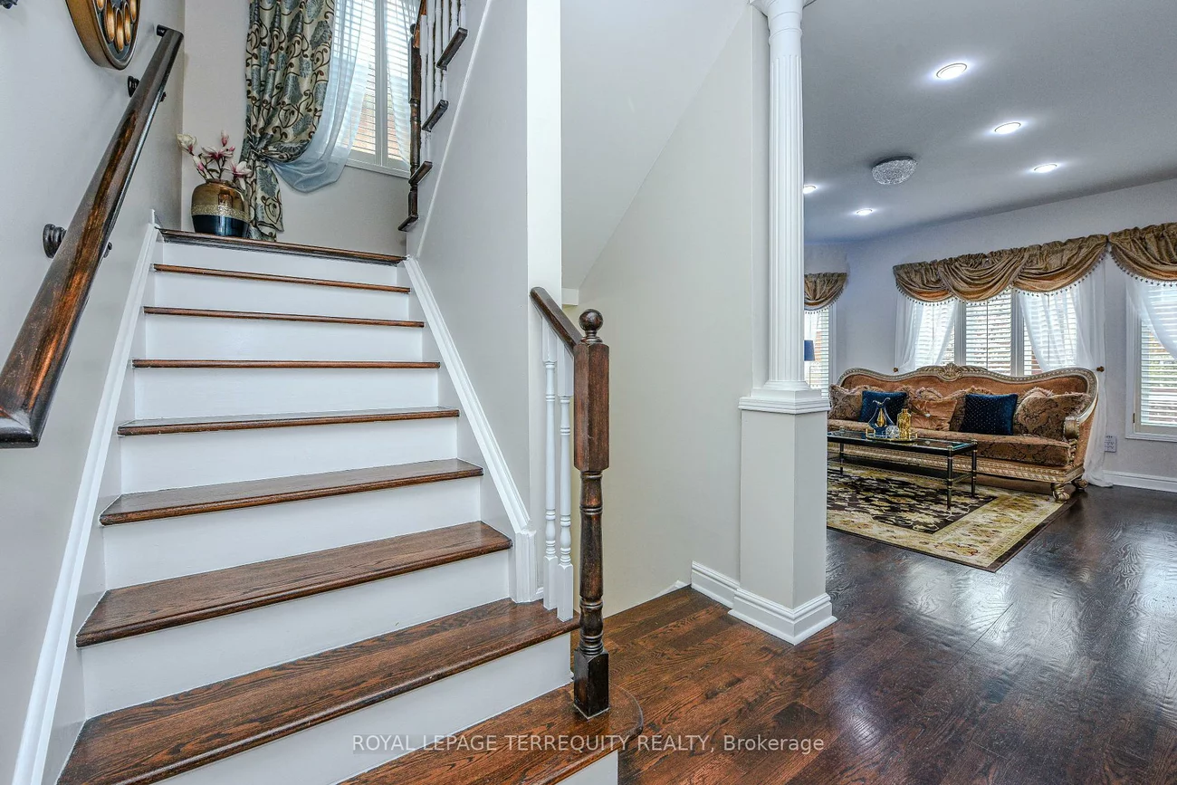 7148, Lowville, Lisgar, Mississauga