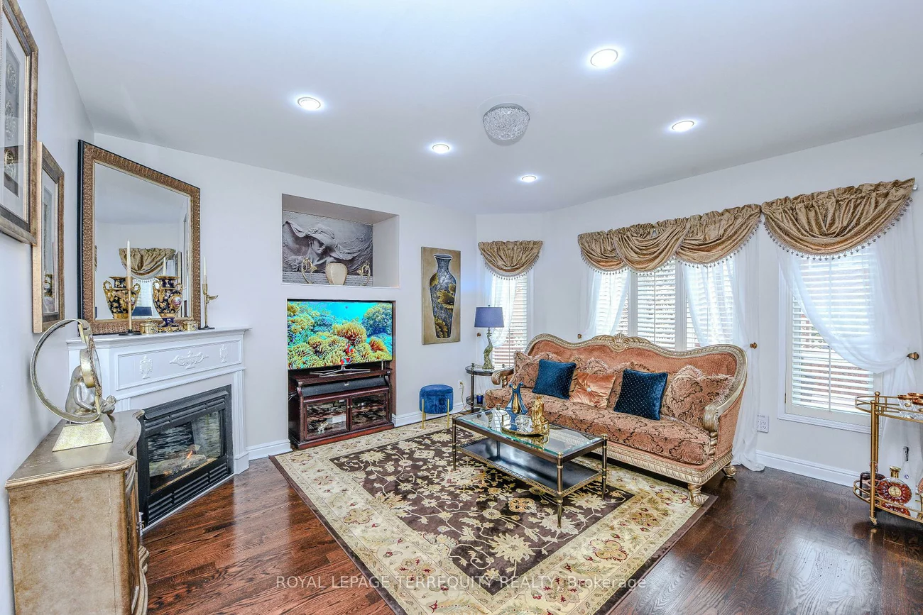 7148, Lowville, Lisgar, Mississauga