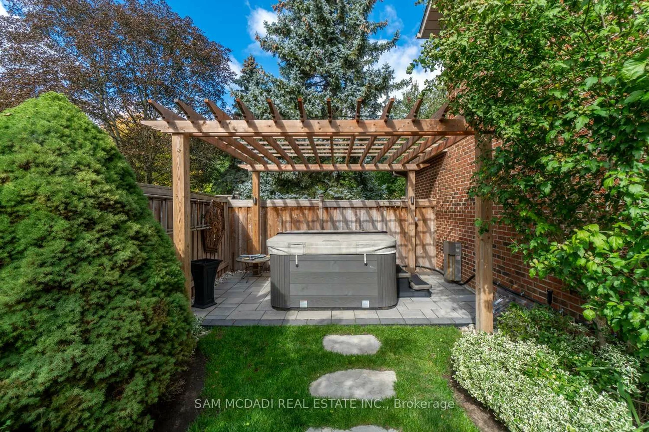 1560, Ifield, Sheridan, Mississauga