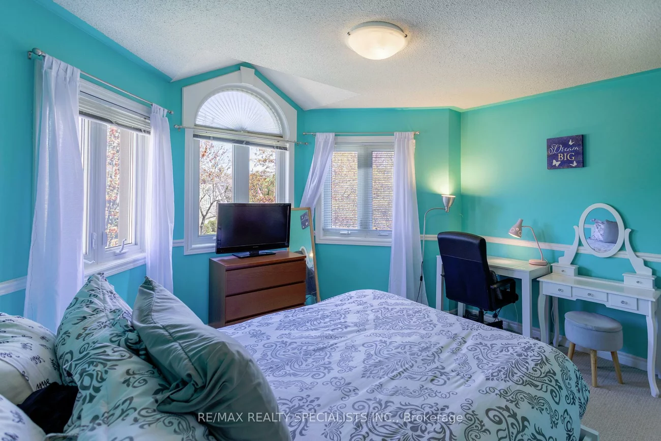 5496, Windy Hill, Hurontario, Mississauga
