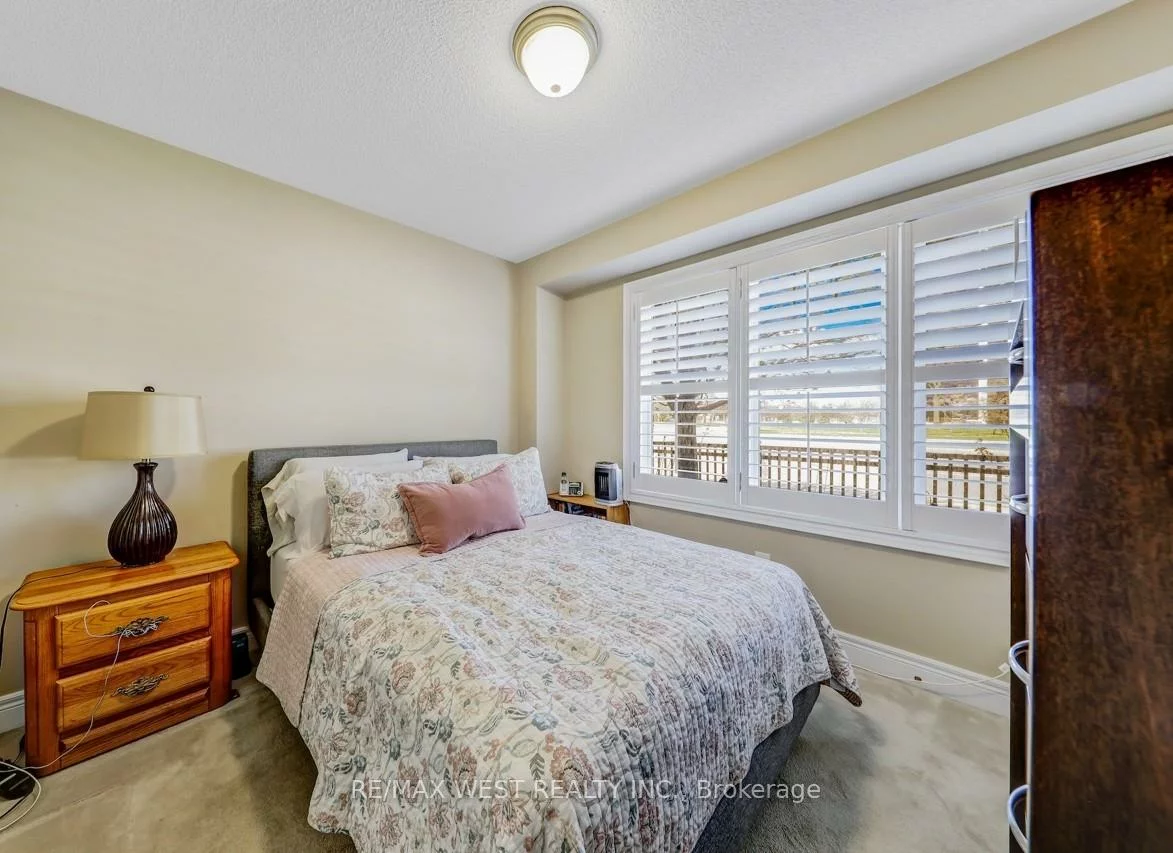 2036, Lakeshore, Clarkson, Mississauga