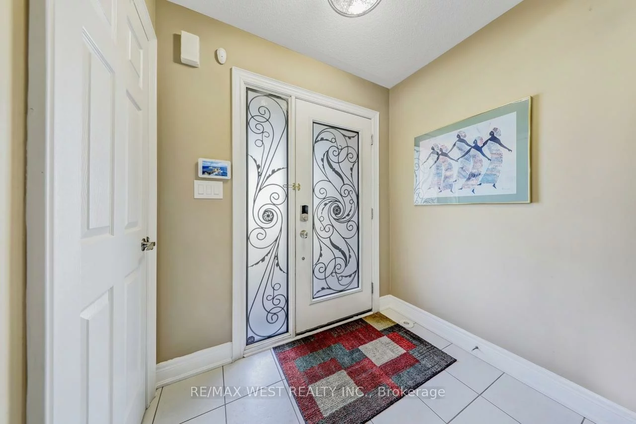 2036, Lakeshore, Clarkson, Mississauga