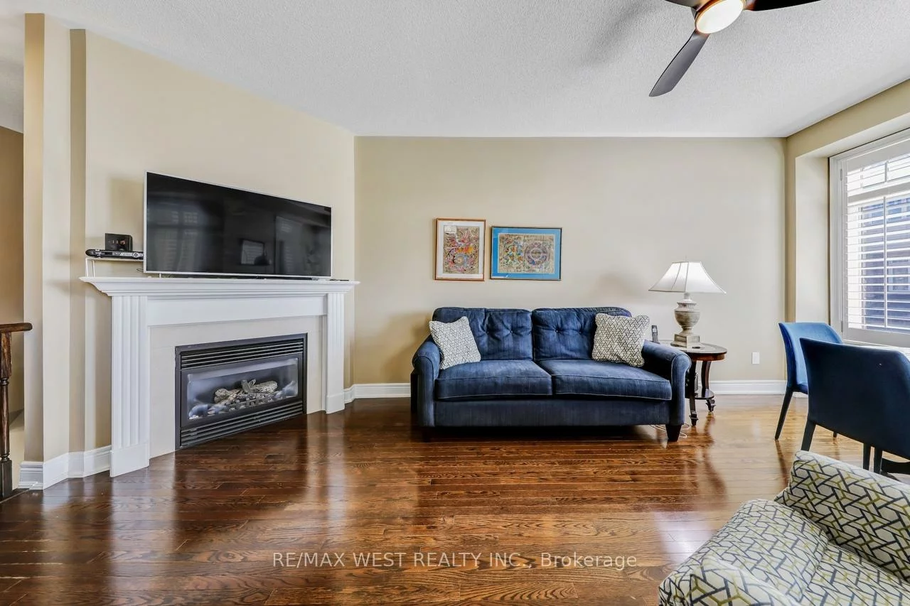 2036, Lakeshore, Clarkson, Mississauga