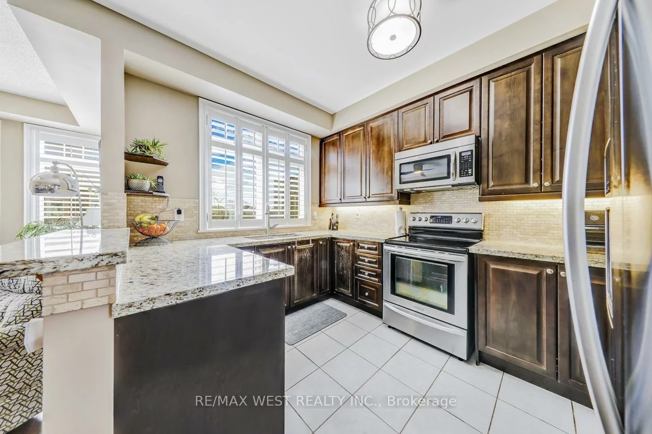 2036, Lakeshore, Clarkson, Mississauga