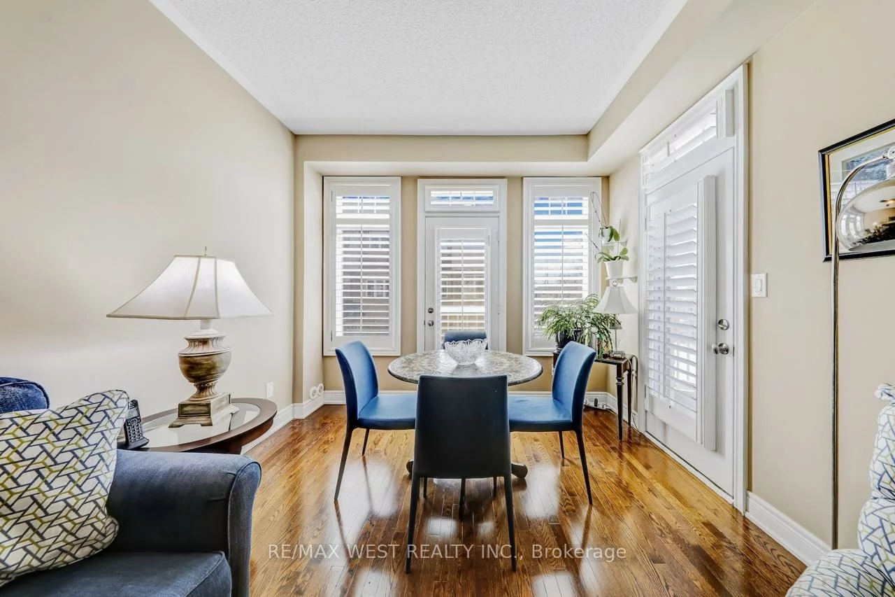 2036, Lakeshore, Clarkson, Mississauga