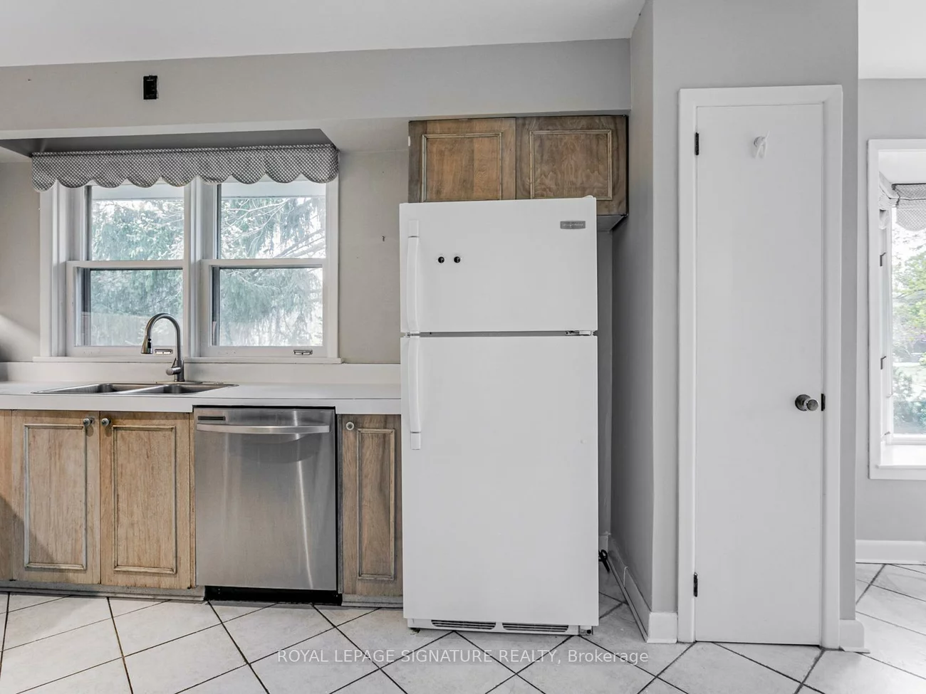 1447, Merrow, Lorne Park, Mississauga