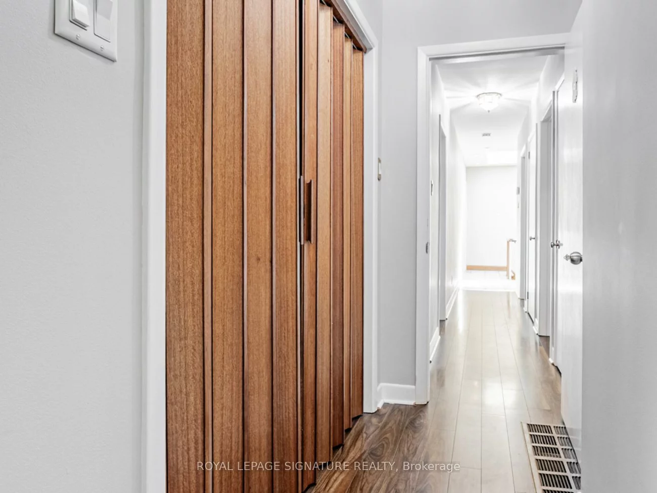 1447, Merrow, Lorne Park, Mississauga