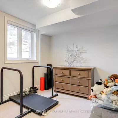 1223, Azinger, Lakeview, Mississauga