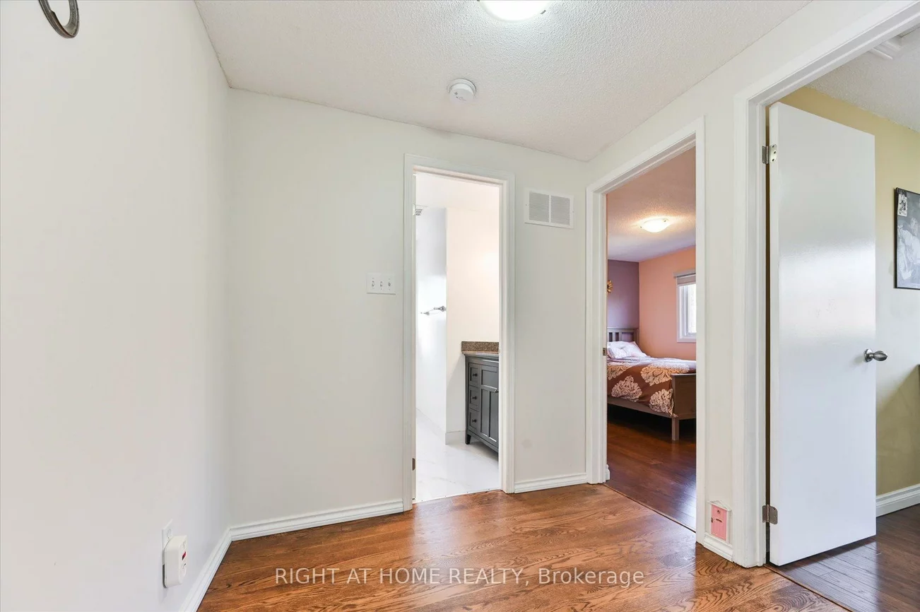2997, Olympus, Meadowvale, Mississauga