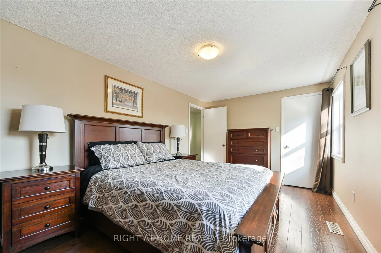 2997, Olympus, Meadowvale, Mississauga