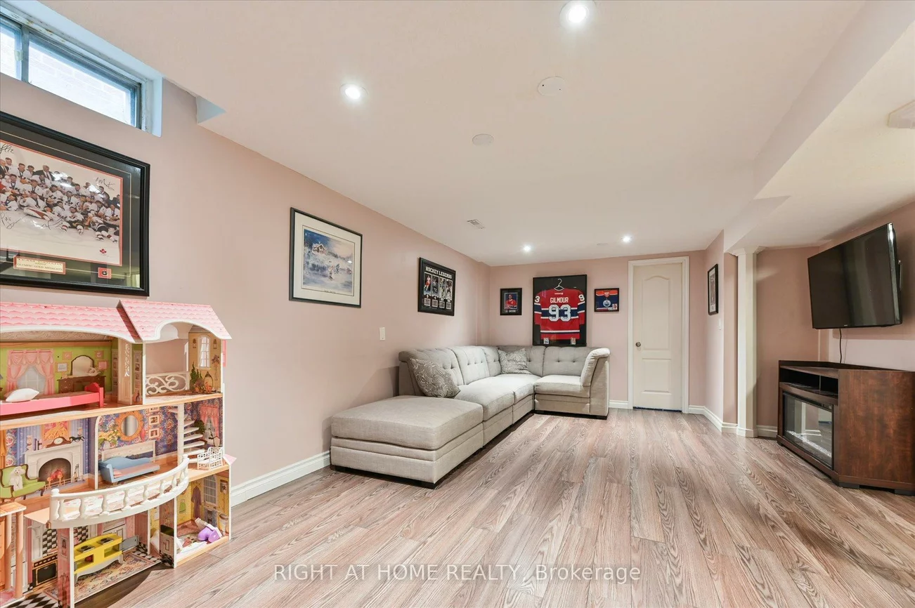 2997, Olympus, Meadowvale, Mississauga