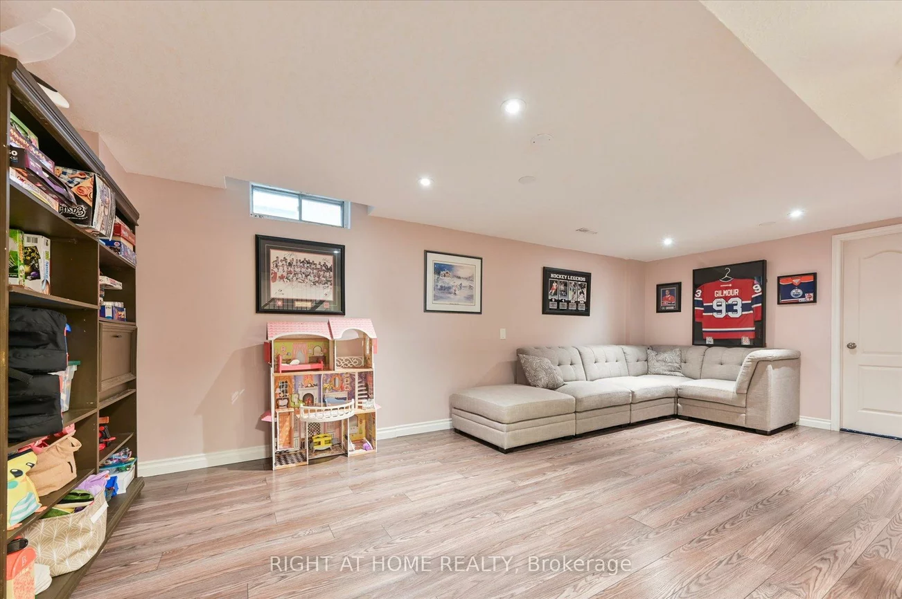 2997, Olympus, Meadowvale, Mississauga