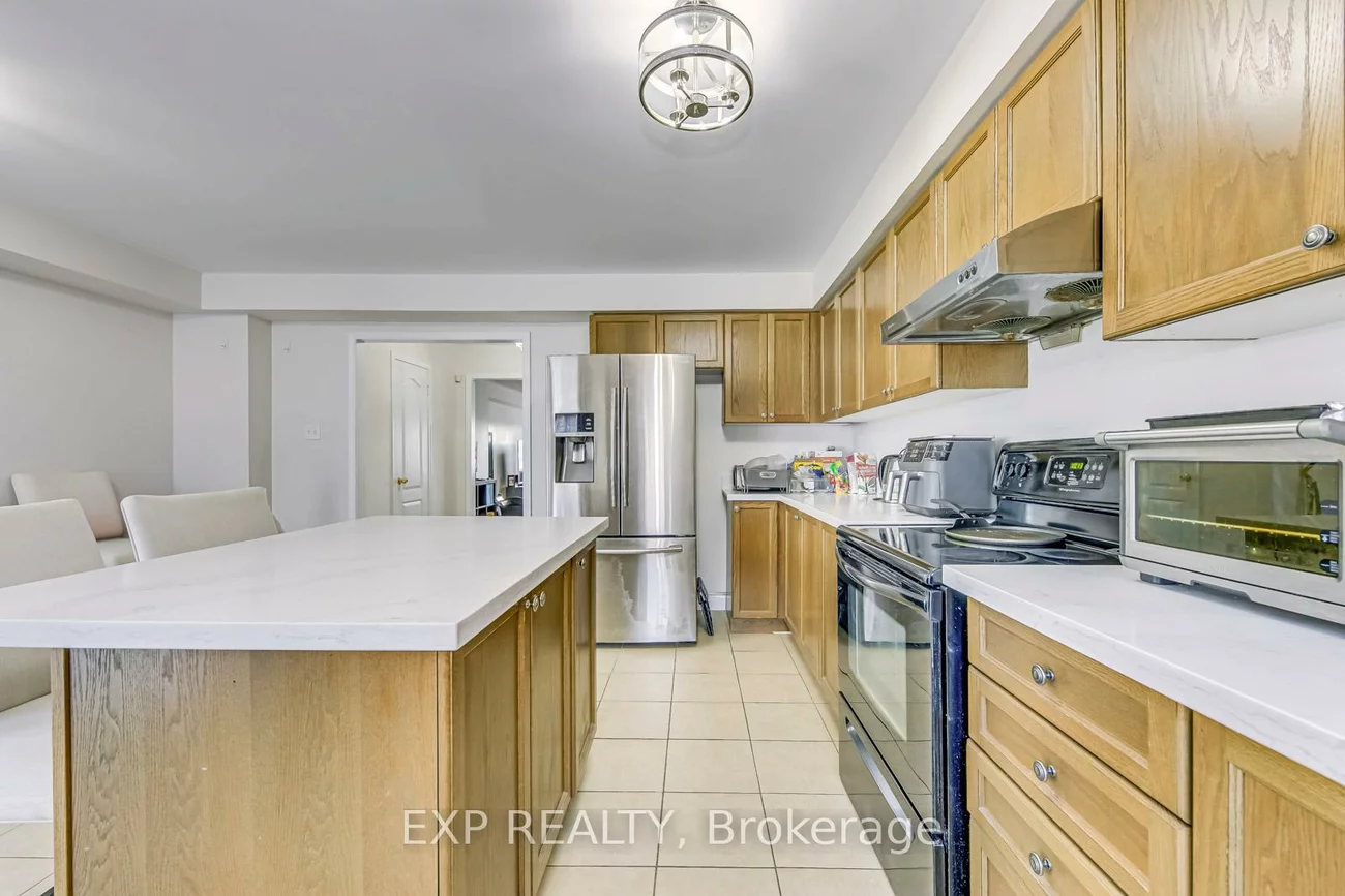 751, Candlestick, Hurontario, Mississauga