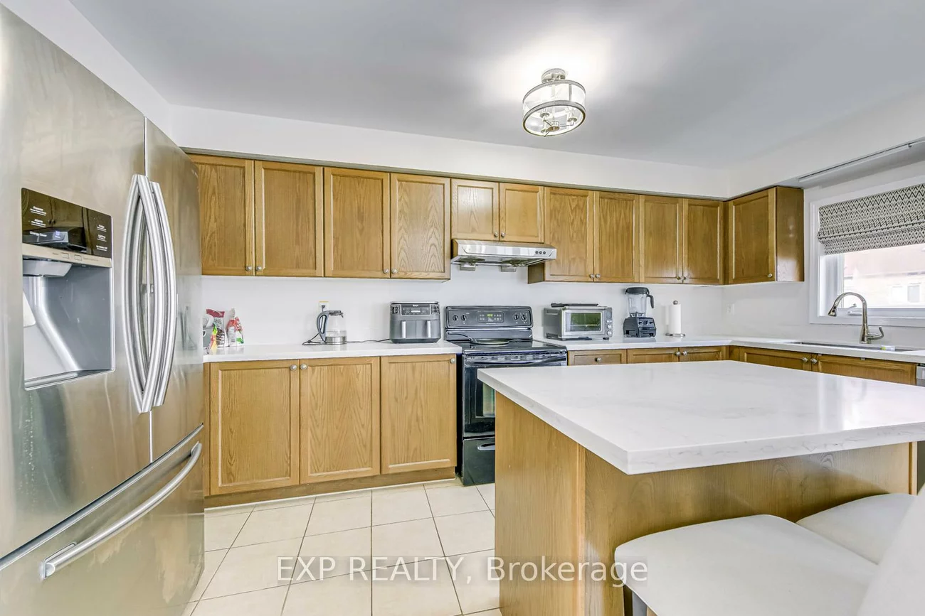 751, Candlestick, Hurontario, Mississauga