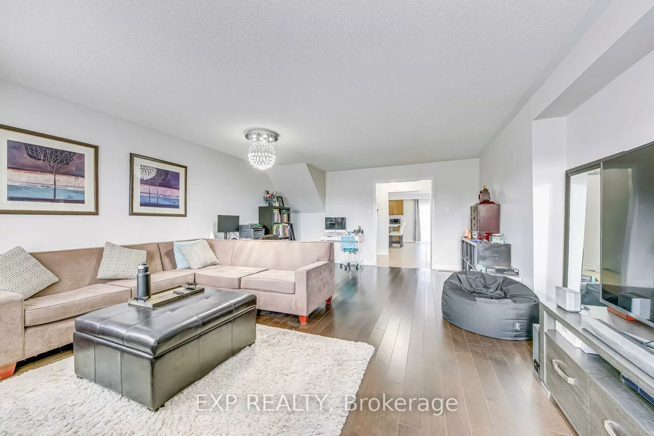 751, Candlestick, Hurontario, Mississauga