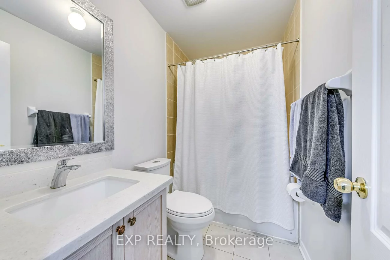 751, Candlestick, Hurontario, Mississauga