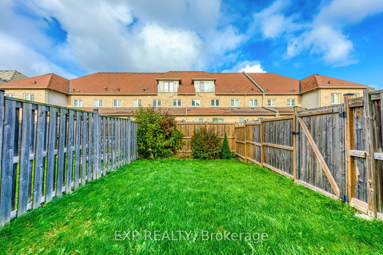 751, Candlestick, Hurontario, Mississauga